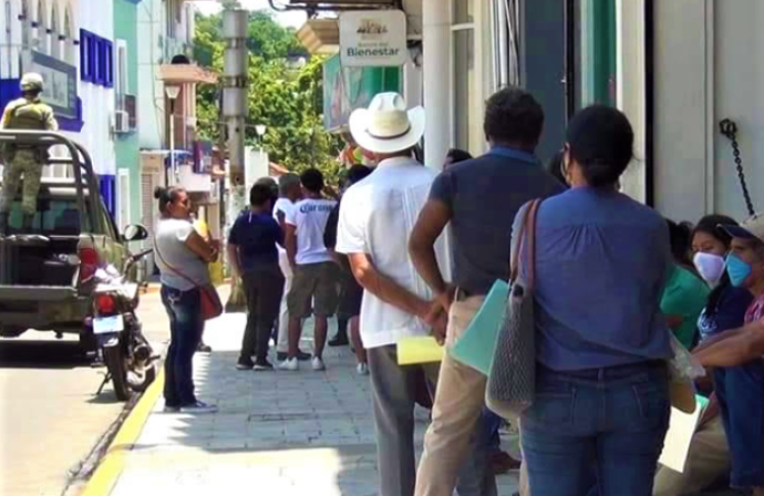Aumenta en Veracruz migración de hombres, mujeres se quedan trabajando el campo y cuidando a la familia