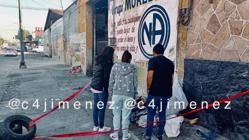 En pleno 8M, encuentran a mujer muerta entre cobijas y basura en CDMX