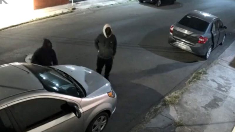 Video: Así roban autopartes en Naucalpan y se van muy campantes