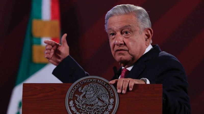 AMLO niega espionaje. Es «inteligencia», dice