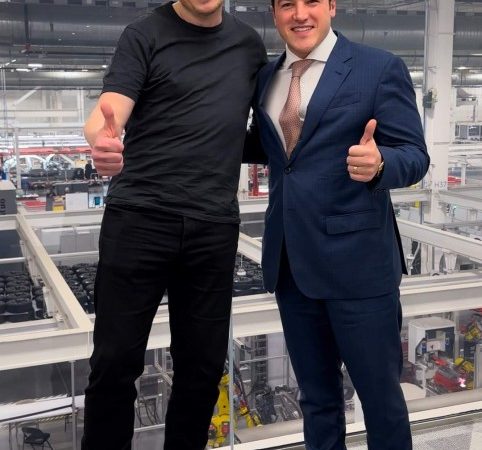 Samuel García, niega que se hayan regalado terrenos a TESLA