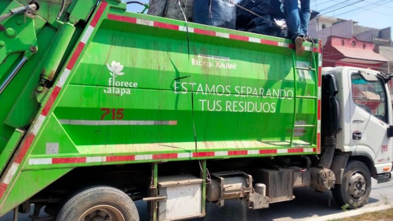 Ahued anuncia compra de nuevos camiones recolectores de basura para Xalapa