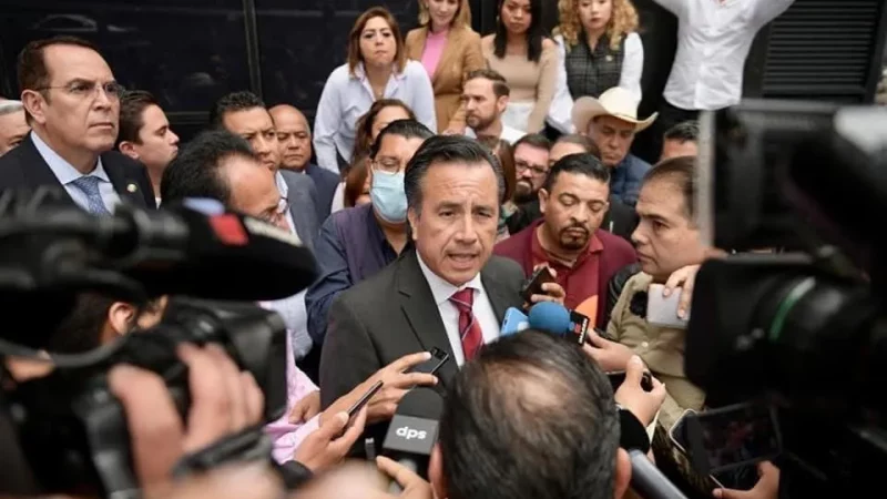 Cuitláhuac denuncia ante la FGR a jueces que ampararon construcción de la Torre Centro