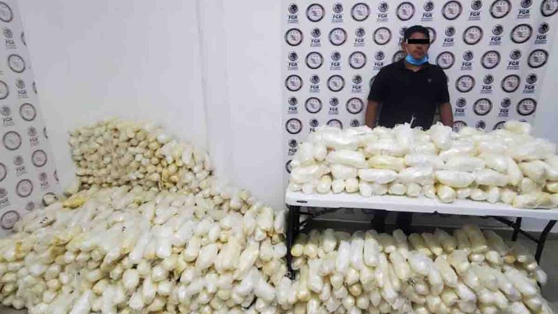 Denuncia anónima lleva a decomiso de tonelada y media de crystal en Sonora