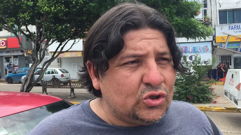 Policías estatales golpean a reportero de Coatzacoalcos