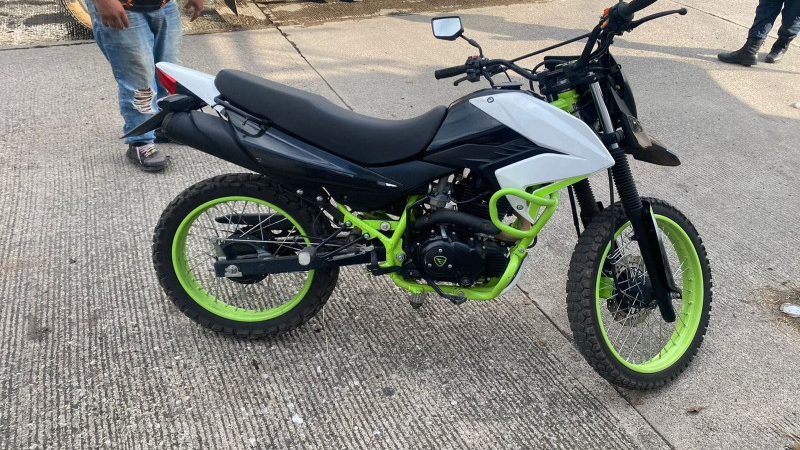 Un operativo de policías municipales aseguraron motocicleta con reporte de robo