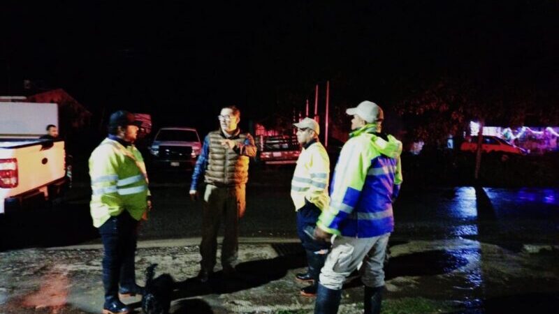 Alcalde Salvador Murrieta monitorea el paso del Frente Frio 14 en Tlapacoyan