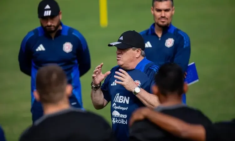 Debuta el ‘Piojo’ como DT de Costa Rica y contra Estados Unidos