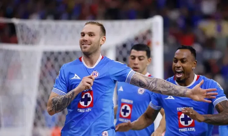 Cruz Azul por su pase a la siguiente ronda de la Concacaf