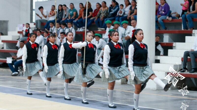 Escuelas telesecundarias realizan concurso de escoltas