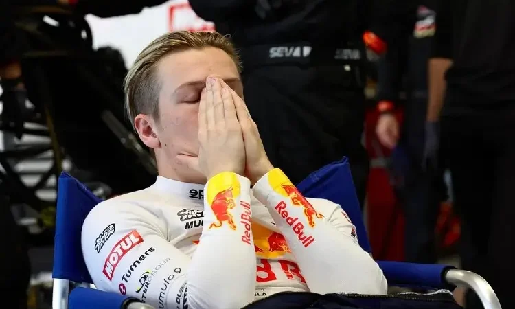 Liam Lawson, reemplazo de Checo Pérez despedido de Red Bull