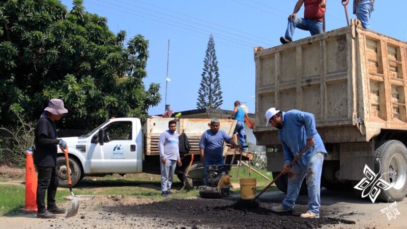 Bachetón sigue mejorando vialidades, en esta ocasión fue en Balsas de Agua