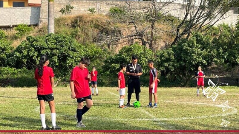 Con éxito realizan el “Cuadrangular de Fútbol de la amistad en el Nivel Primaria”