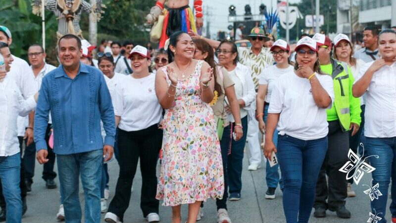 Espectacular Primer Desfile del Carnaval de los Cítricos