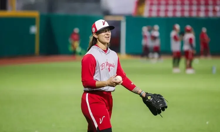 Una mujer podría jugar con El Águila de Veracruz en la Liga Mexicana de Béisbol