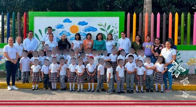 Crean mural en el Jardín de Niños El Edén