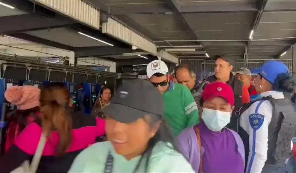 CNTE llega al INE tras amago de boicotear la elección judicial