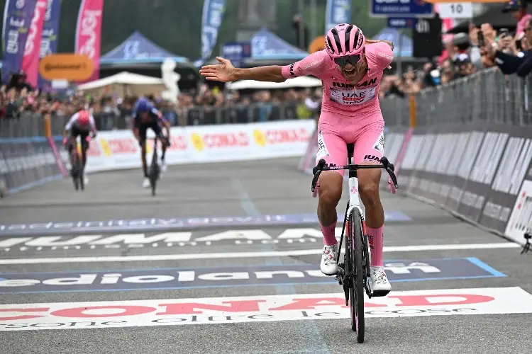 Isaac del Toro defiende liderato y se acerca al título del Giro de Italia