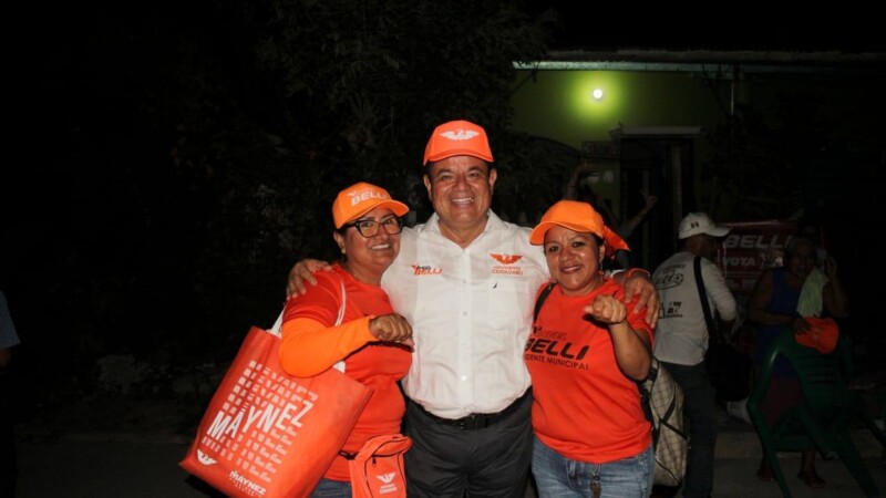 Ángel Belli recorre la costa esmeralda y encuentra un caluroso apoyo