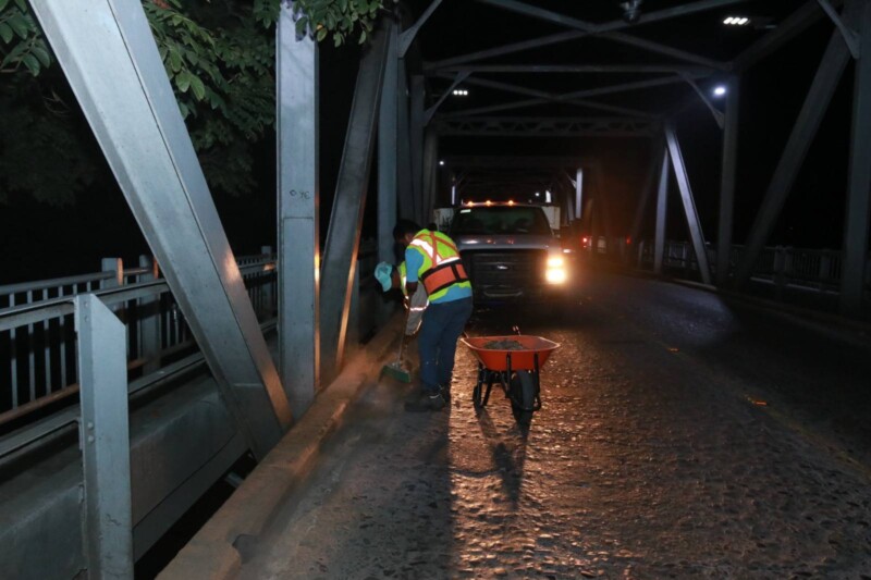 Limpieza en el puente Martínez 1