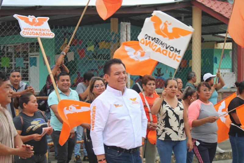 Ángel Belli recorre Plan de Limón, comprometido con el desarrollo de Martínez de la Torre