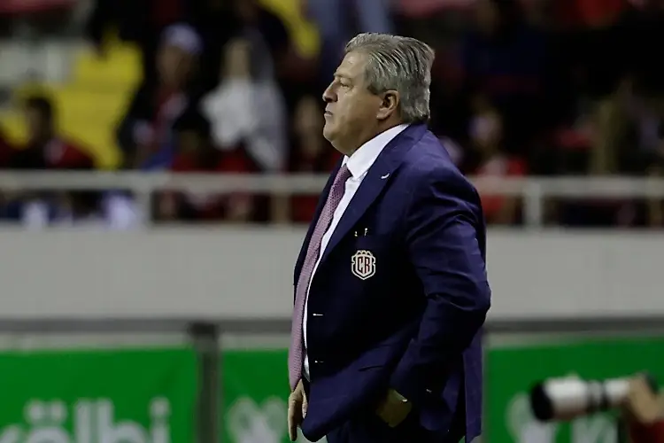 ‘Piojo’ Herrera lamenta no haber podido vencer a México