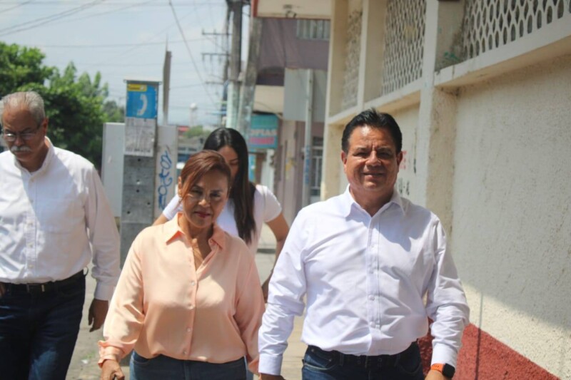 Ángel Belli emitió su voto en la Primaria María Morelos y Pavón