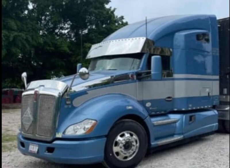 Roban trailer cargado de limones en Papantla