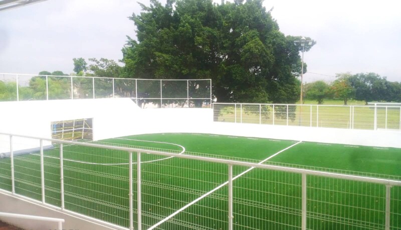 Casi lista la cancha sintética de futbol de la Expo