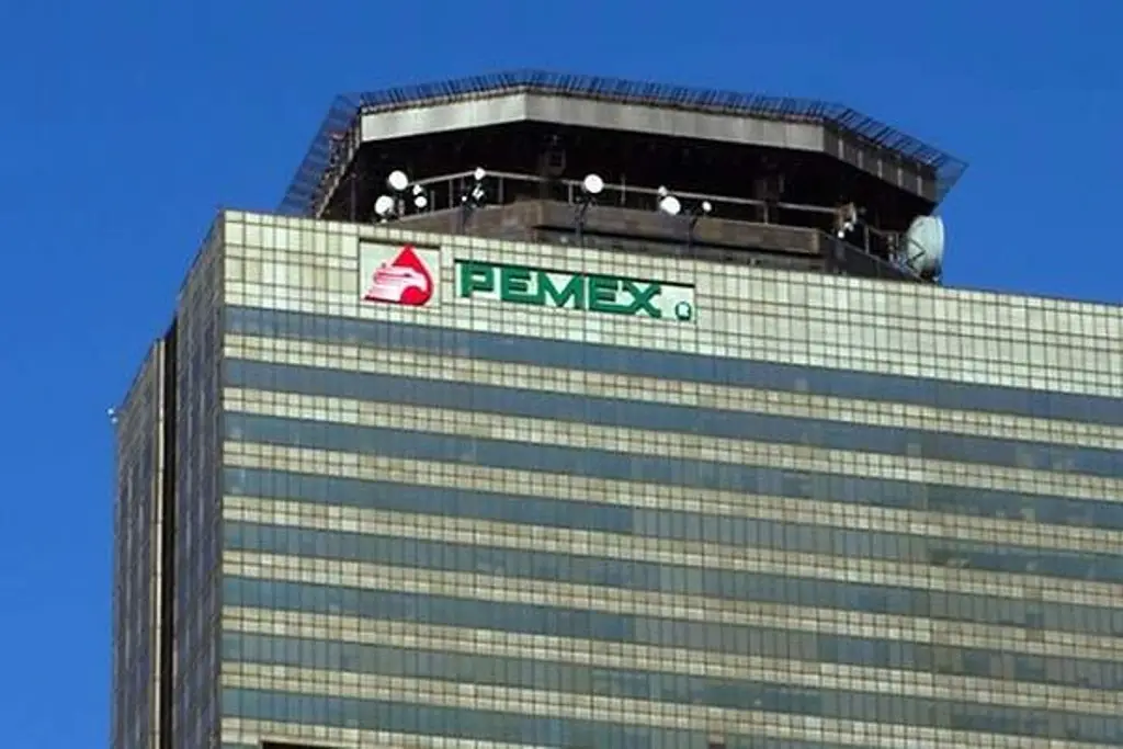Pemex debe más de 700 mdd a Grupo Carso de Carlos Slim