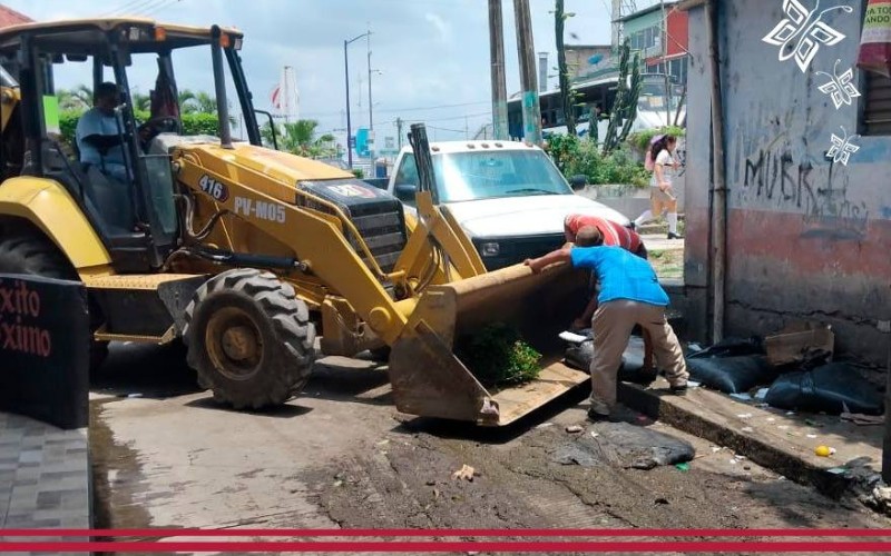 Exhorta Ayuntamiento a contribuir con la limpieza de calle