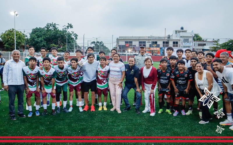Inaugura Alfa Citlalli 2 canchas de pasto sintético