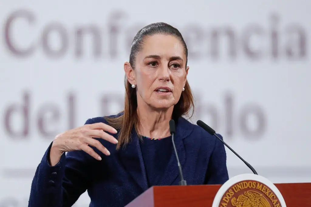 Farmacéuticas deben entregar medicamentos aunque Gobierno les deba dinero, Sheinbaum