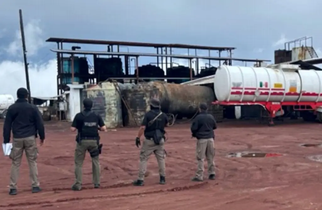 Crean comisión México – EU para combatir el huachicol y tráfico de armas