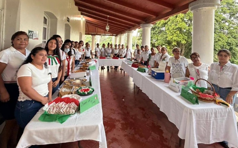 Administración de Alfa Citlalli y DIF capacitan a mujeres para el trabajo