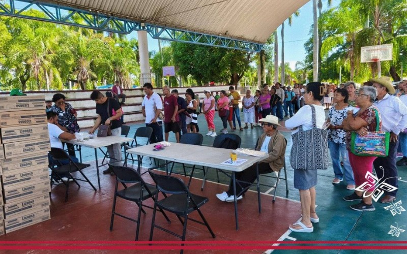 Familias reciben programa Liconsa con apoyo del Gobierno de Alfa Citlalli