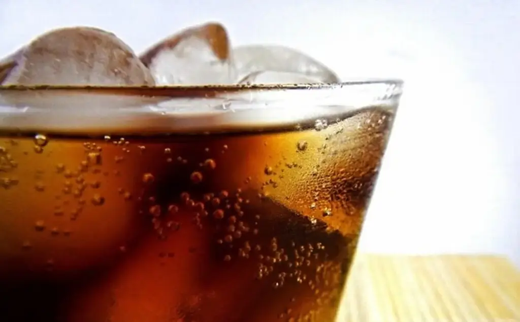 Comerciantes temen pérdidas de empleo por aumento de impuestos a refrescos y tabaco