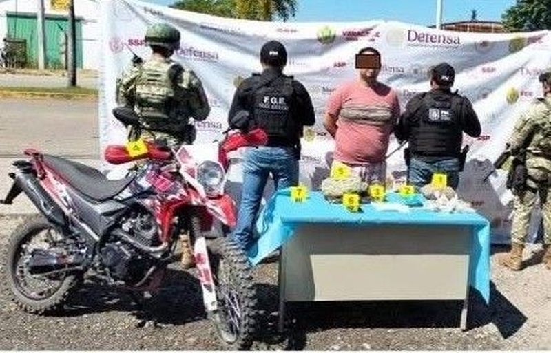 Una persona detenida, motocicleta y objetos asegurados en operativos de cateo en Martínez de la Torre y San Rafael