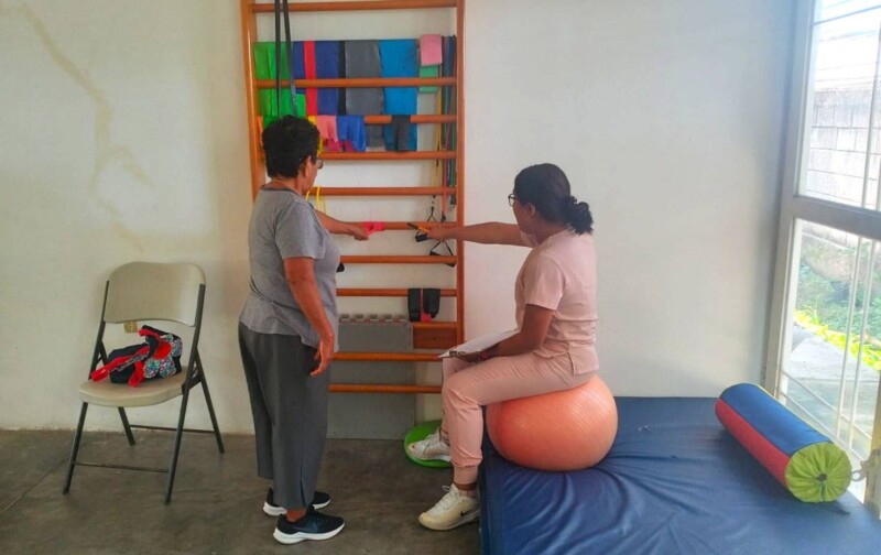 DIF Municipal fortalece servicios de rehabilitación para adultos y niños en Martínez de la Torre