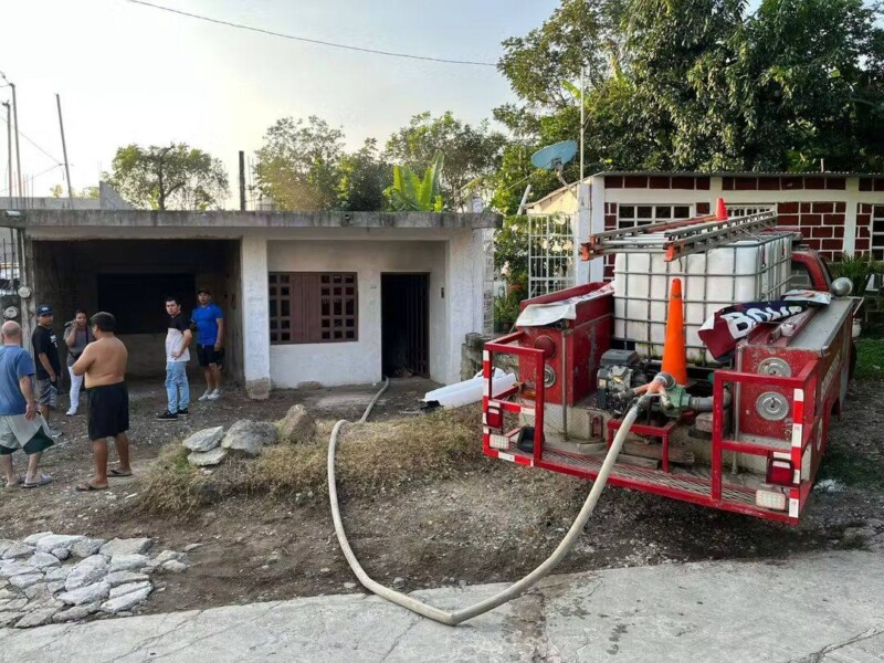 Incendio moviliza al cuerpo de Bomberos
