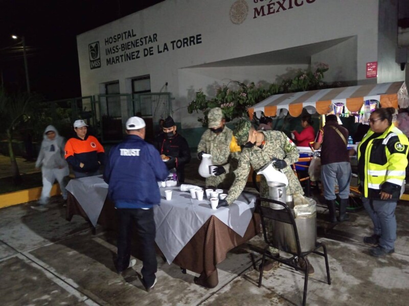 UMPC y 87° Batallón de Infantería entregan alimentos calientes