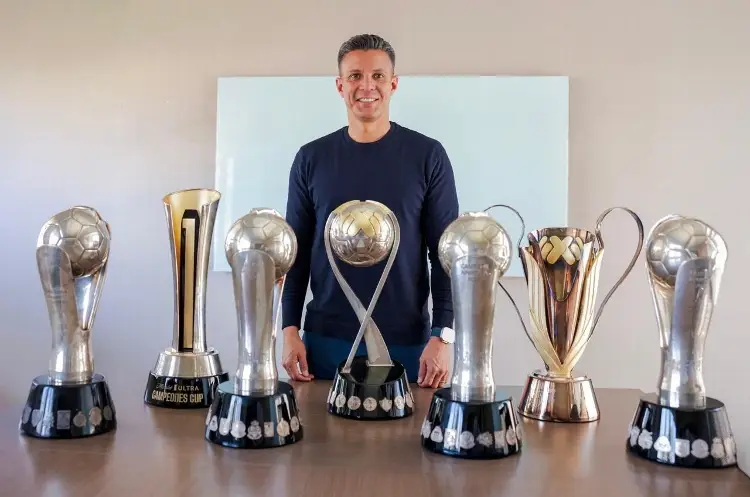 Renuncia directivo del América tras diferencias con el DT