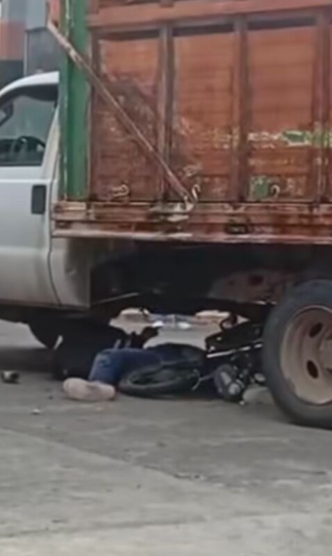 Joven repartidor muere en aparatoso choque