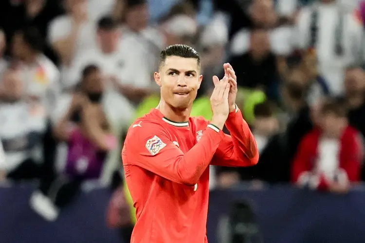 Sorprende presencia de Cristiano en concentración de Portugal