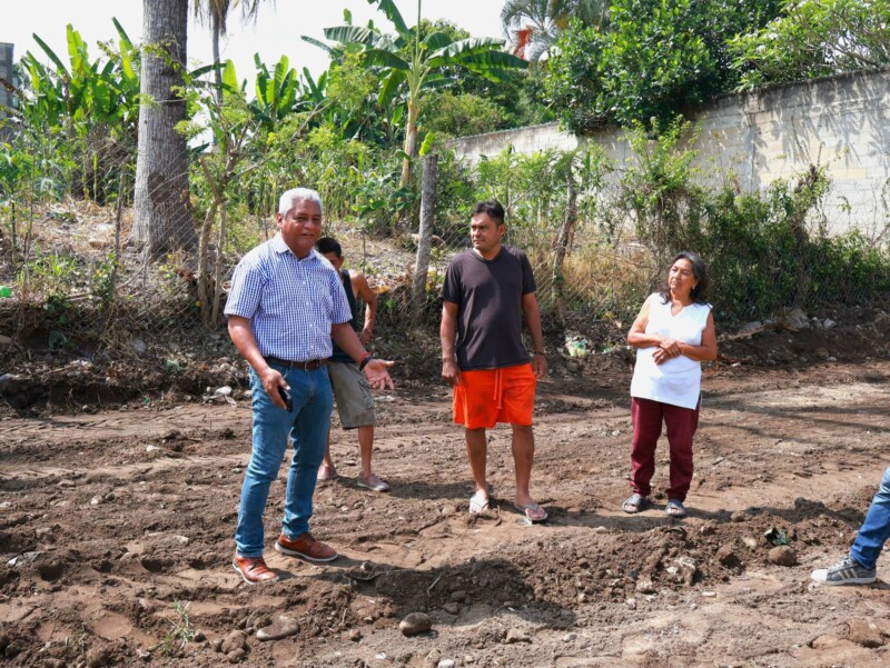 Supervisan obra en la colonia 1° de Mayo