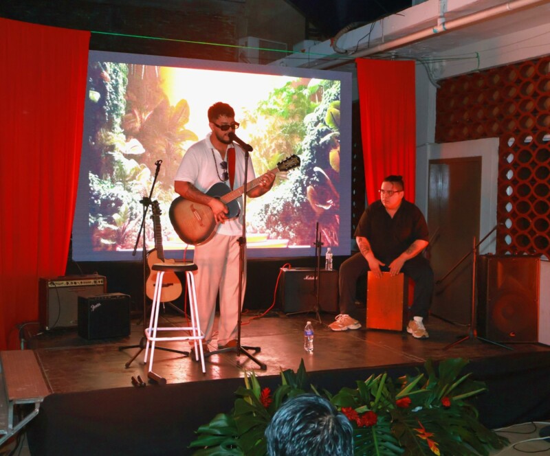 Concierto acústico impulsa el talento local en la Casa de la Cultura