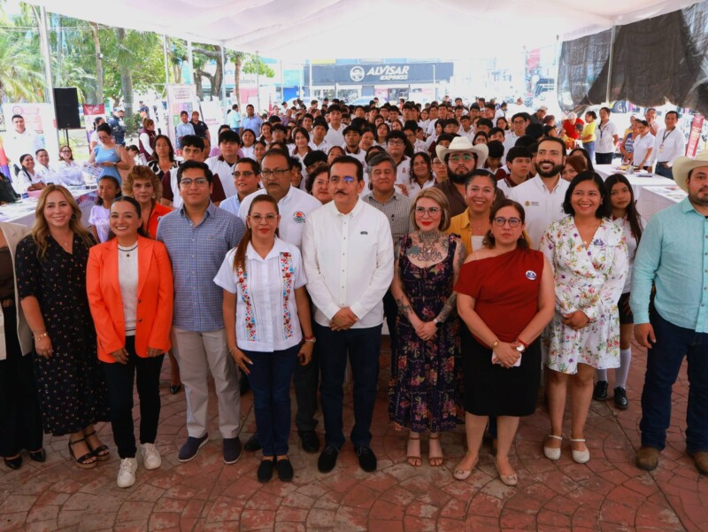 Feria de Servicios “Por Amor a las Mujeres” brinda atención integral en el Parque José María Mata