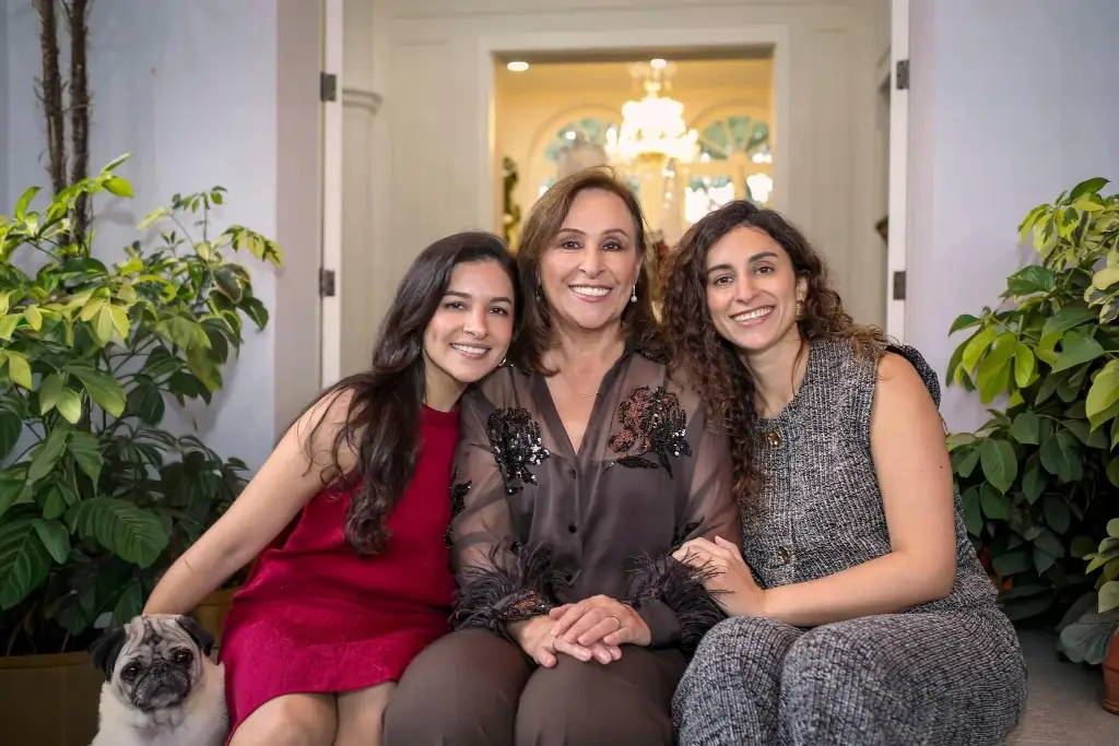 Rocío Nahle felicita a las mamás en su día, ‘Son el pilar de nuestro estado’