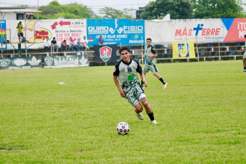 Tiburones Negros empatan ante Armin FC