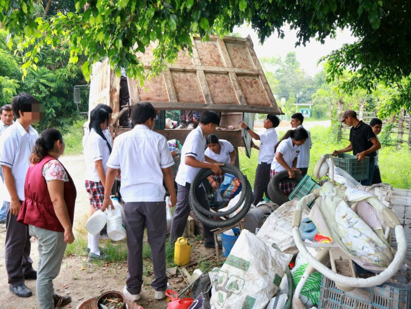Jornada de descacharrización en la comunidad de Huipiltepec